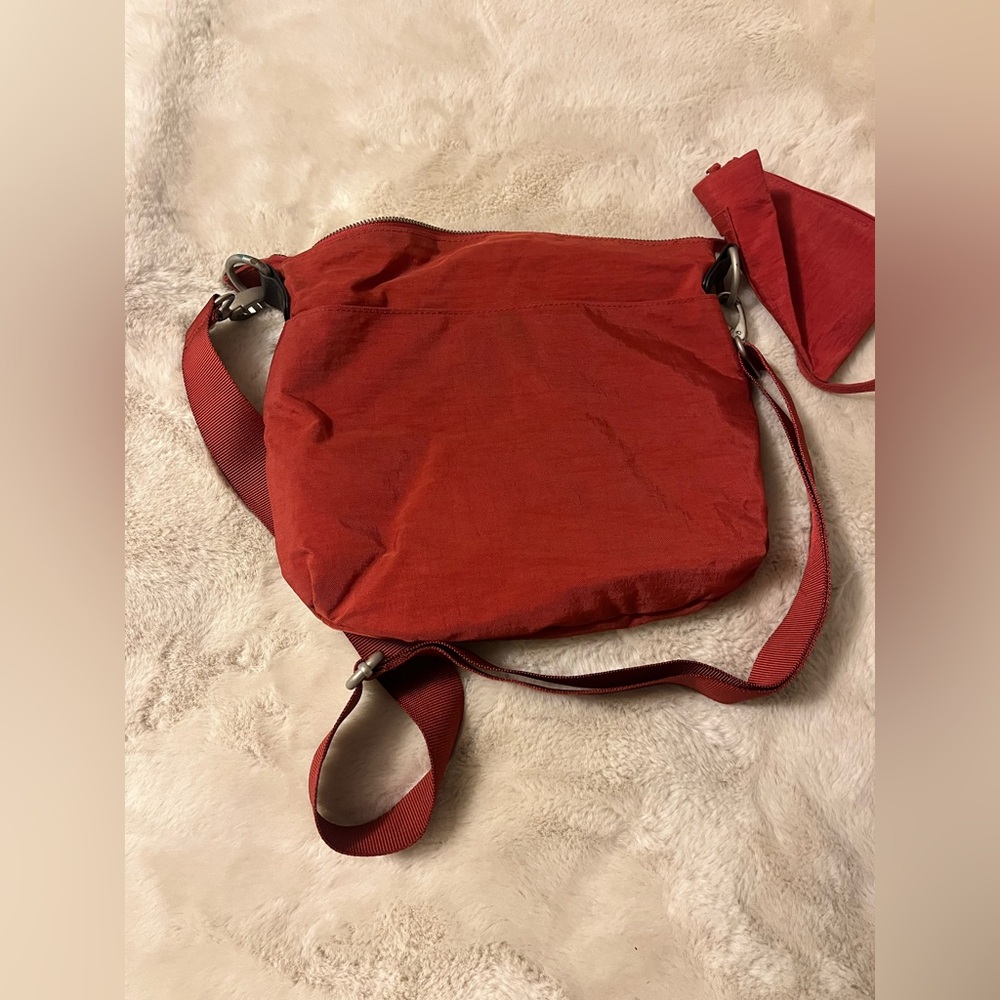 Baggallini Red Crossbody Bag with Adjustable Strap - Picture 5 of 10